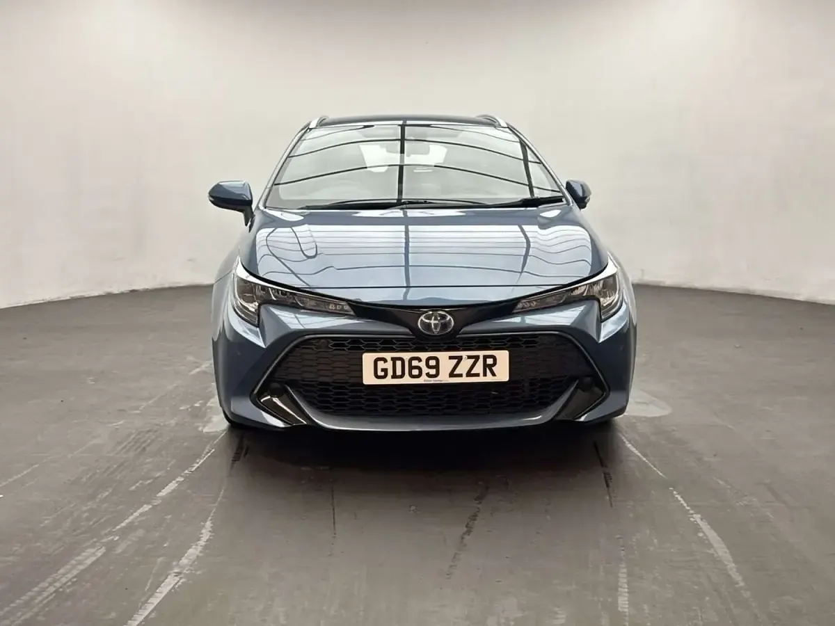 Used Toyota Corolla 122 HP (89 kW) 2020 Blue Estate