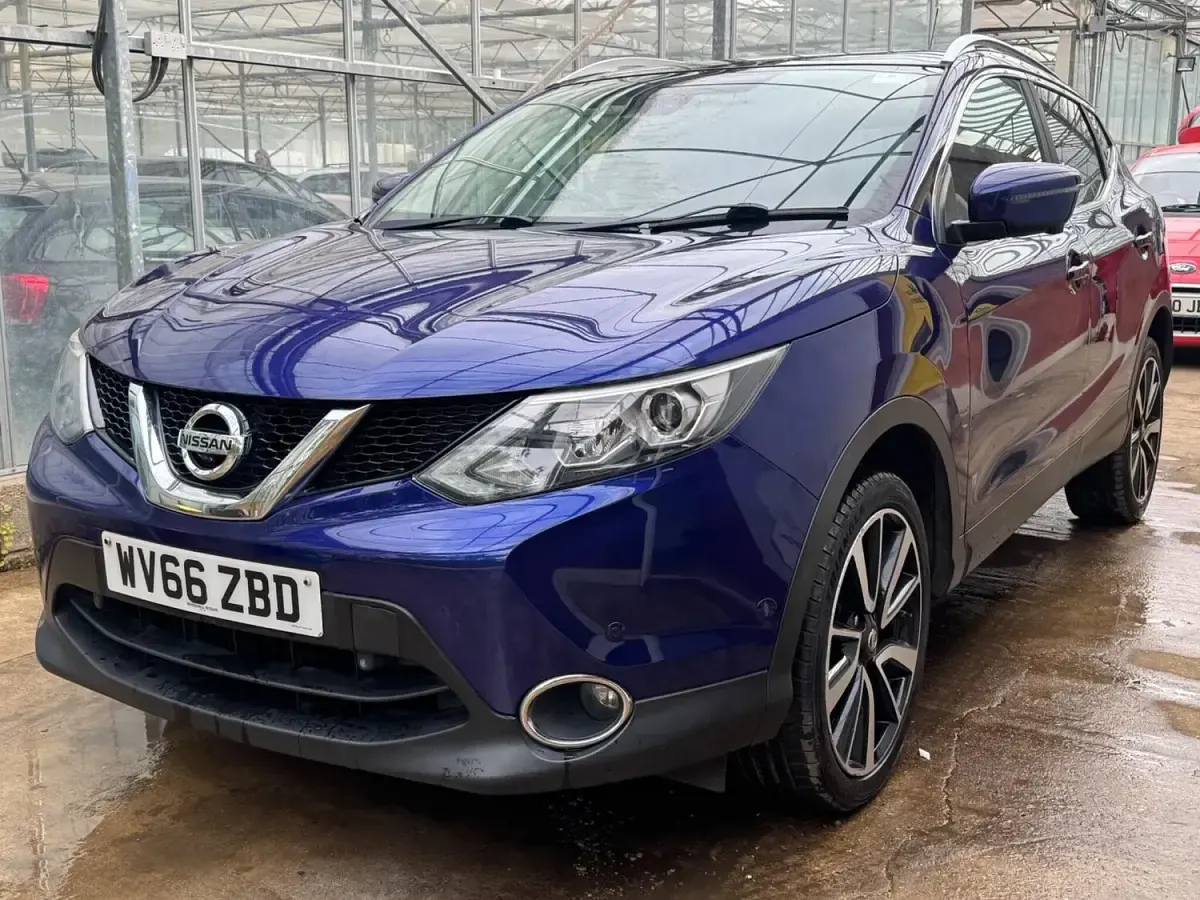 Used Nissan Qashqai Tekna 130 HP (95 kW) 2016 Blue SUV