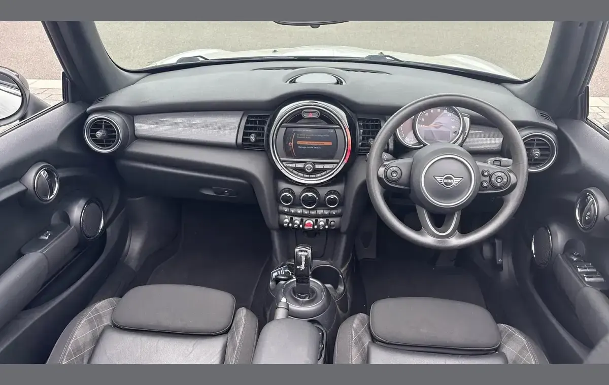 Used Mini Cooper Cabriolet Classic 134 HP (98 kW) 2018 Silver Cabriolet