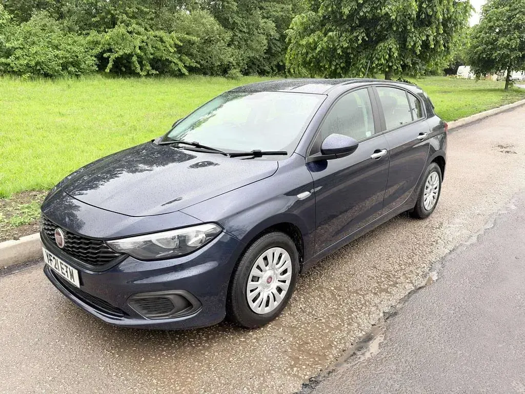 Used Fiat Tipo Easy 95 HP (69 kW) 2021 Blue Hatchback