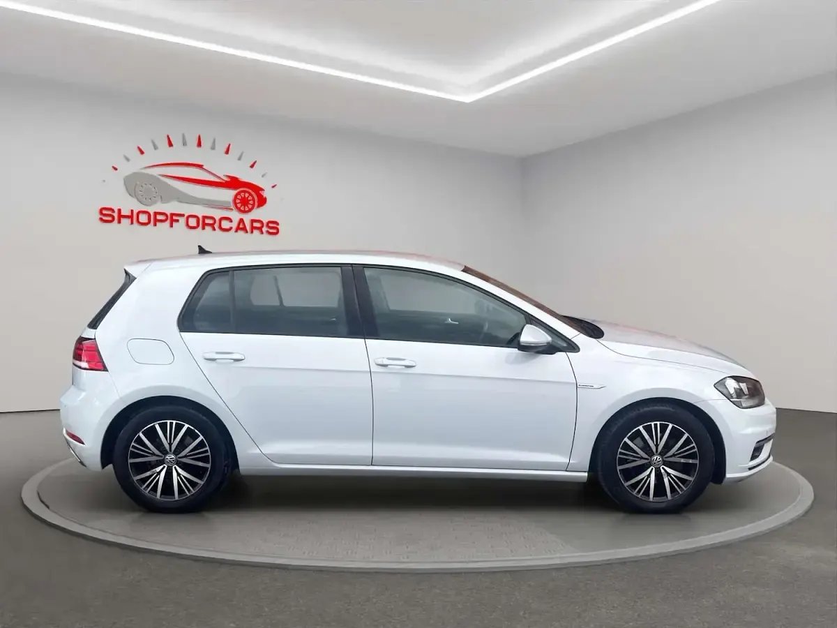 Used VW Golf VII SE 130 HP (95 kW) 2019 Silver Hatchback