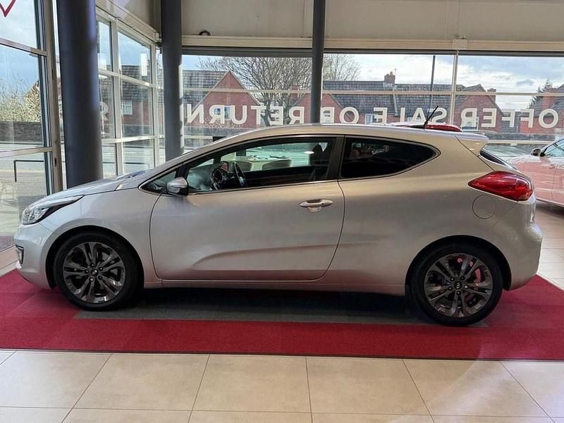 Used Kia ProCeed 126 HP (92 kW) 2014 Silver Hatchback