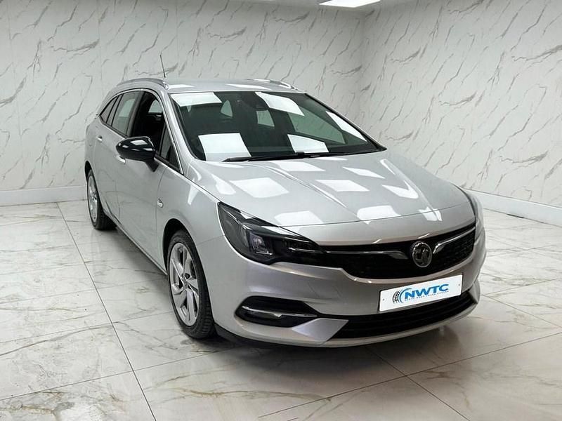 Used Vauxhall Astra SRi 122 HP (89 kW) 2021 Silver Estate