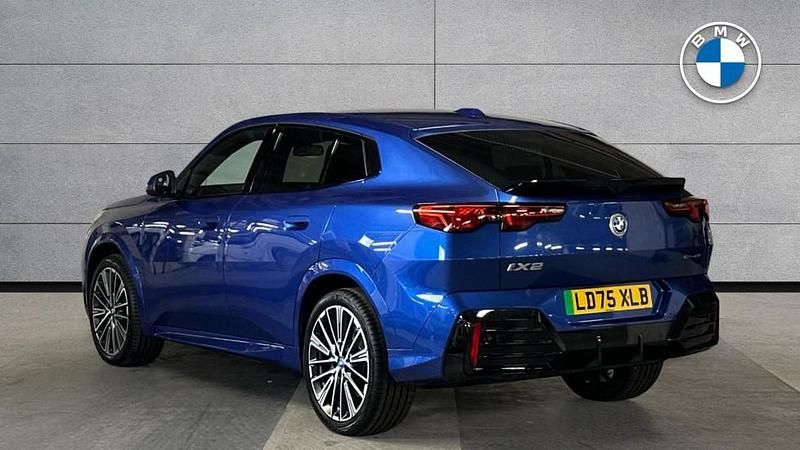 New BMW iX2 M Sport 147 kW (201 HP) 2025 Blue SUV