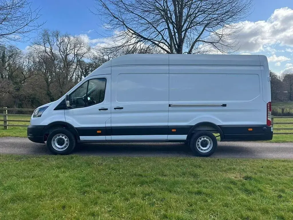 New Ford Transit 130 HP (95 kW) 2025 White Van