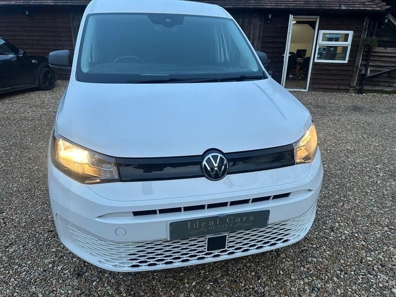 Used VW Caddy Maxi 122 HP (89 kW) 2021 White MPV