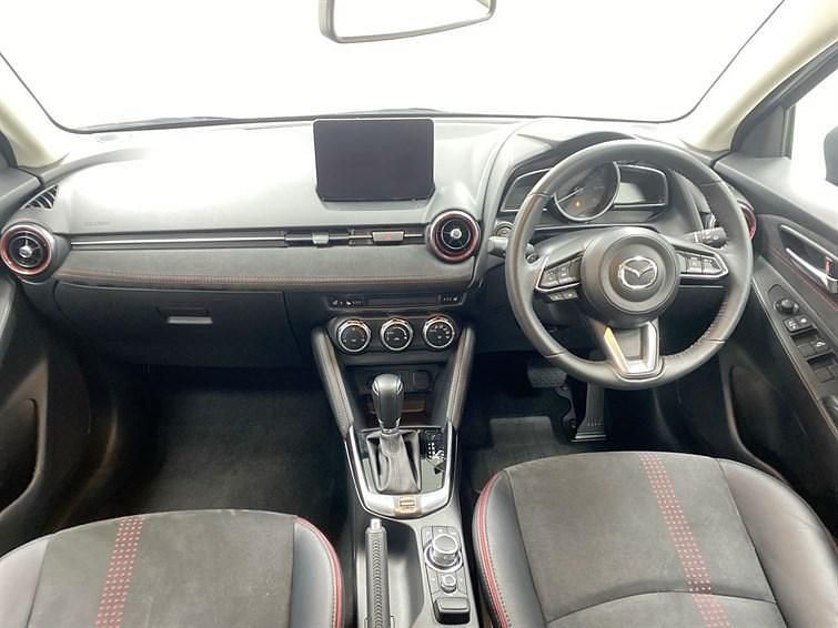 Begagnad Mazda 2 Homura-Aka 2024 Grå Halvkombi