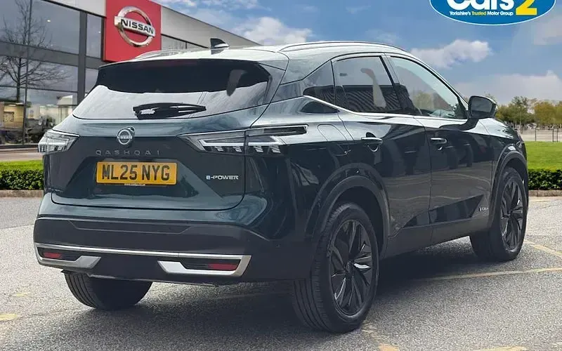 Used Nissan Qashqai Tekna 190 HP (139 kW) 2025 Green SUV