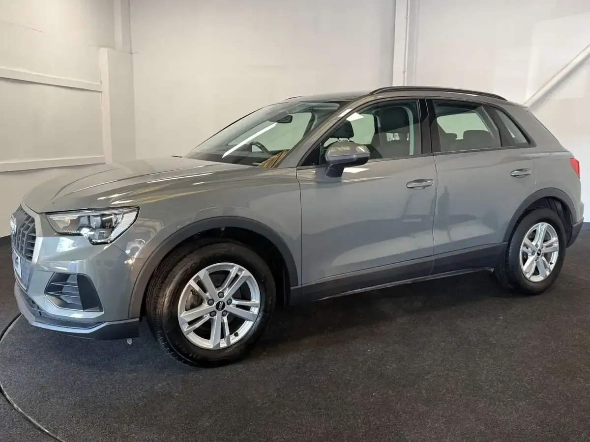 Usado Audi Q3 Design 150 CV (110 kW) 2021 Gris SUV