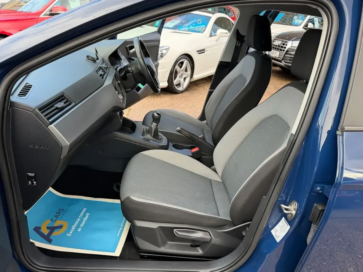 Used Seat Ibiza SE Technology 75 HP (55 kW) 2018 Blue Hatchback