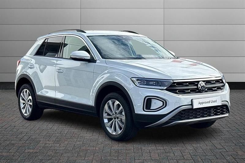 Pure white New 2025 VW T-Roc Match SUV | £28,250 (Super price) - Image 1/4