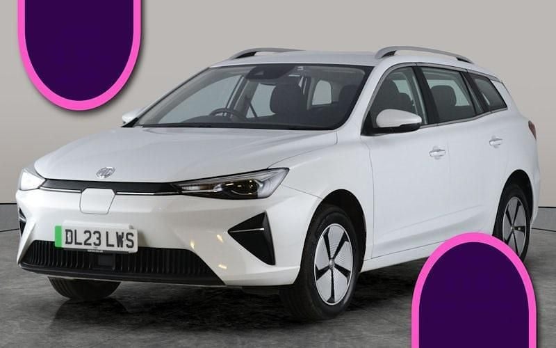 White Used 2022 MG MG5 EV SE Estate | £13,914 (Fair price) - Image 1/2