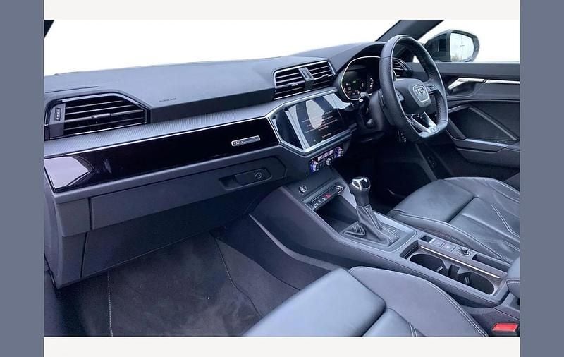 Used Audi Q3 Black Edition 150 HP (110 kW) 2024 Glacier white SUV