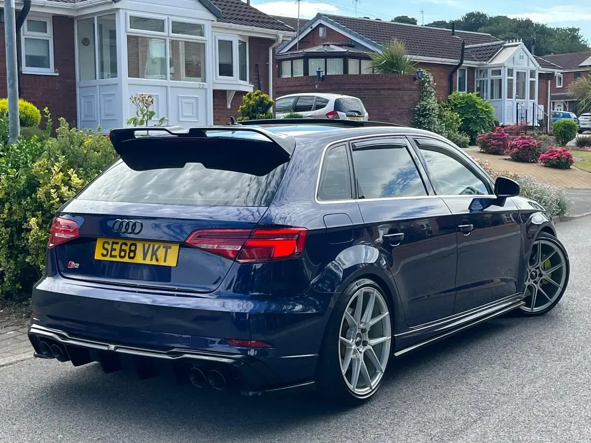 Used Audi S3 Sportback Advanced 2019 Blue Hatchback