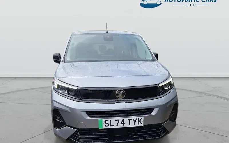 Used Vauxhall Combo Design Edition 100 kW (136 HP) 2026 MPV