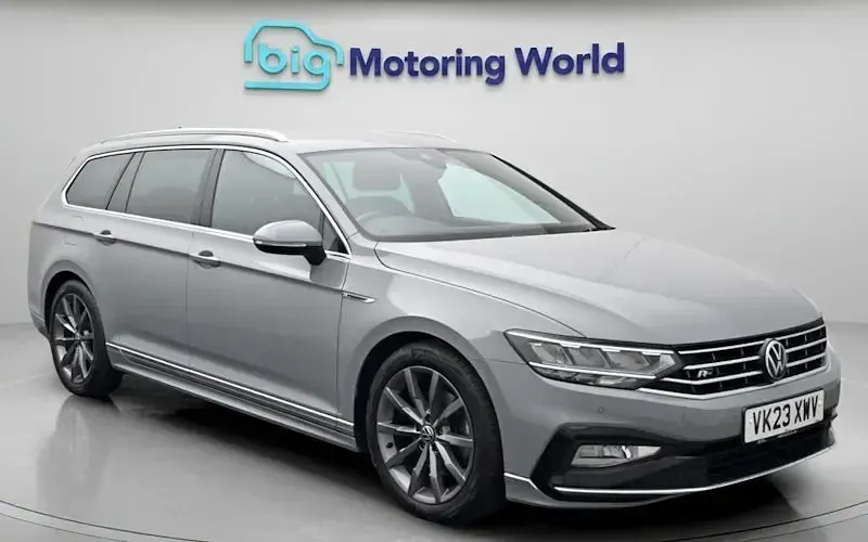 Used VW Passat R-line 150 HP (110 kW) 2023 Estate