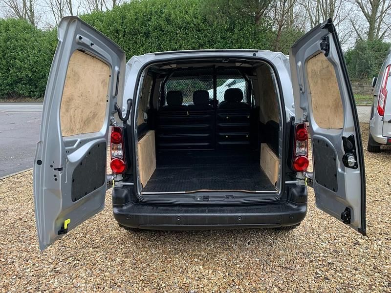 Used Citroën Berlingo 75 HP (55 kW) 2015 Silver MPV