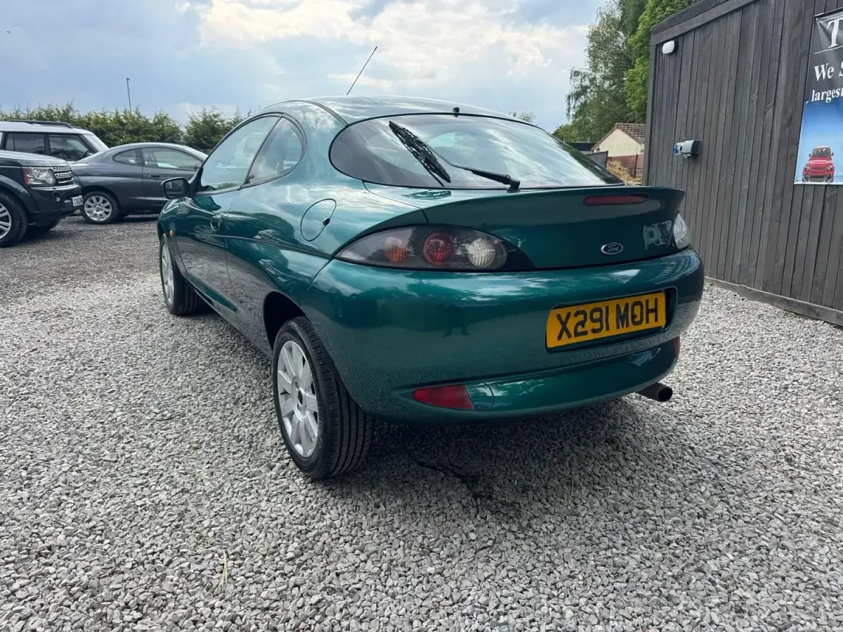 Usado Ford Puma 125 CV (91 kW) 2000 Verde Coupe