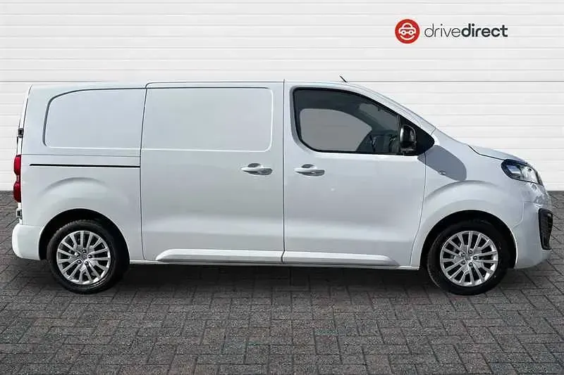 Used Vauxhall Vivaro S 120 HP (88 kW) 2024 White MPV