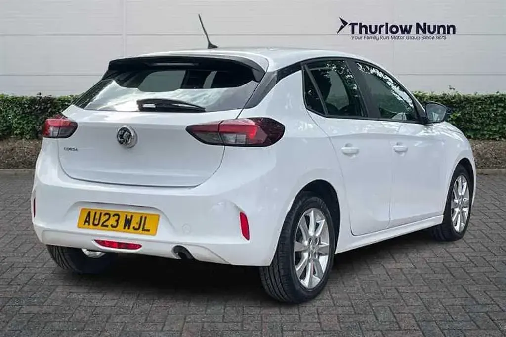 Used Vauxhall Corsa Design Edition 75 HP (55 kW) 2023 Arctic white Hatchback