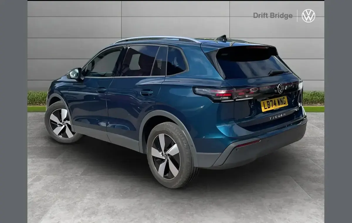 Used VW Tiguan Match 147 HP (108 kW) 2024 Blue SUV
