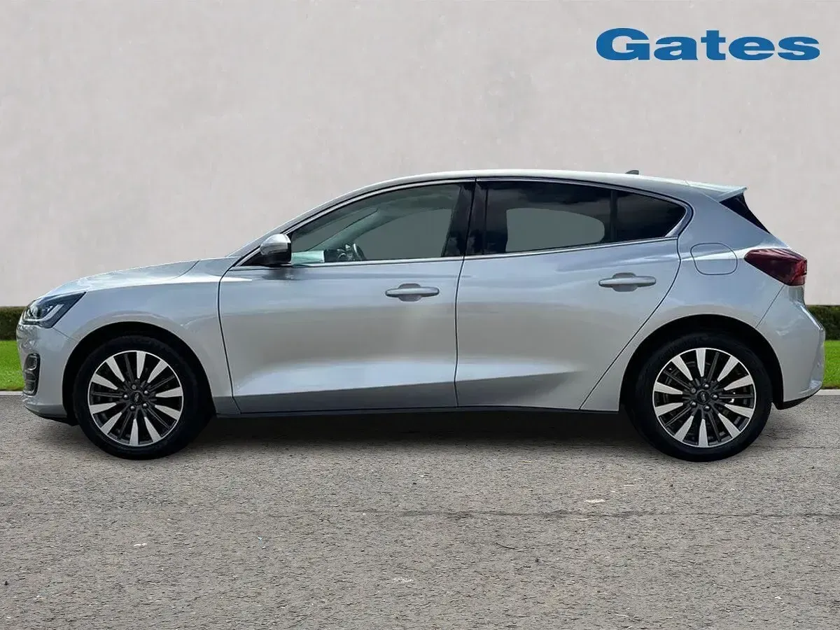 Used Ford Focus Titanium 125 HP (91 kW) 2023 Silver Hatchback