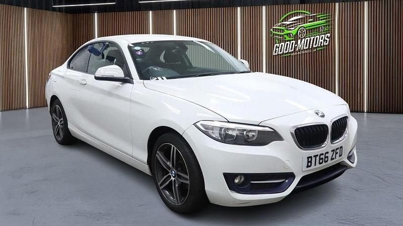 Used BMW 218 Sport Line 136 HP (100 kW) 2016 White Coupe