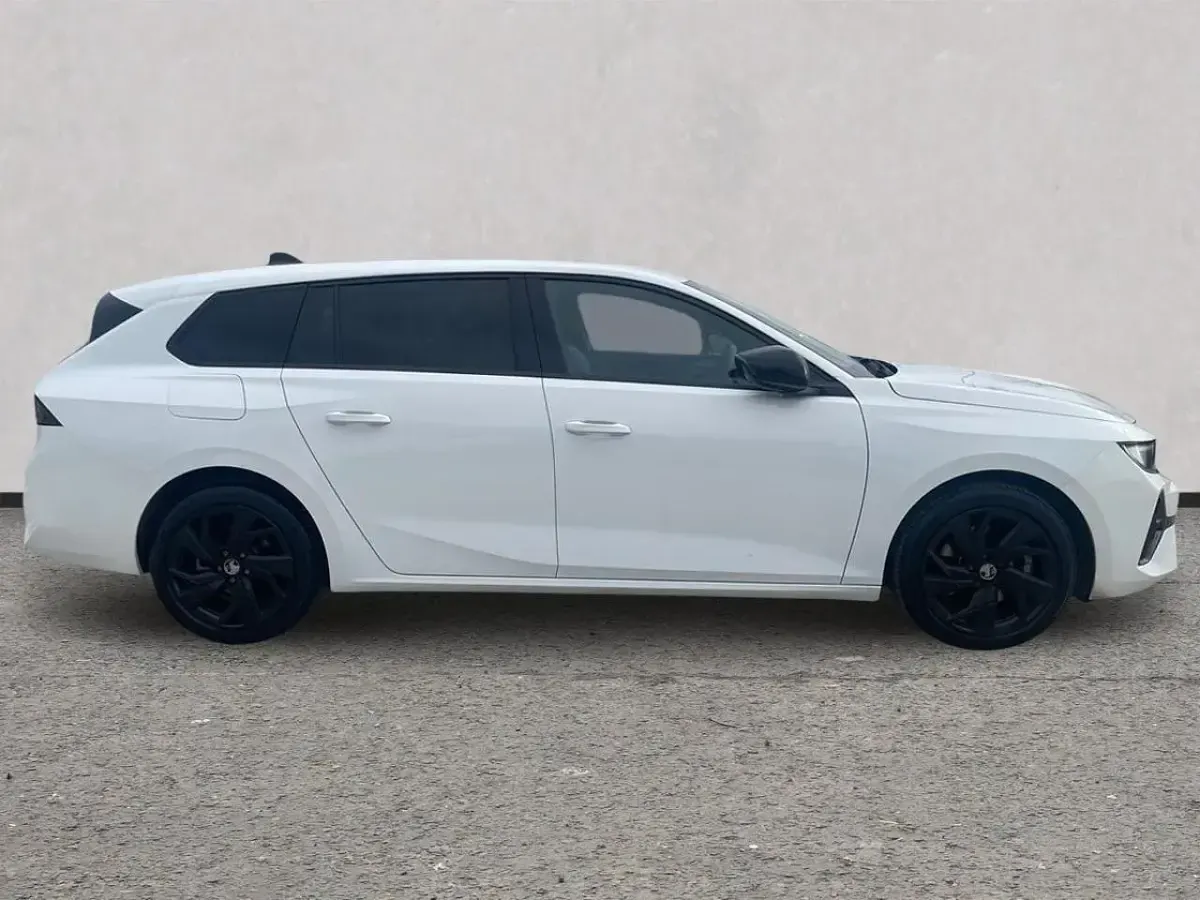 Used Vauxhall Astra S 128 HP (94 kW) 2025 White Estate