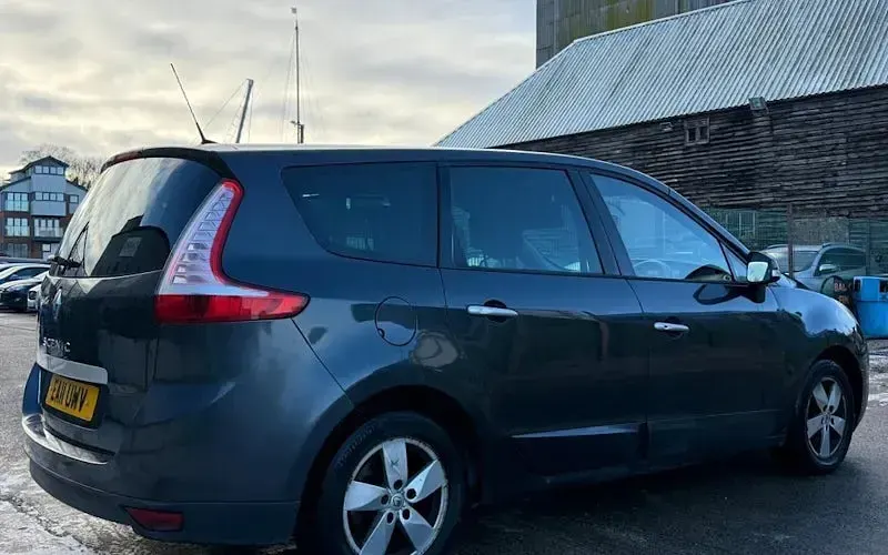 Used Ford C-MAX Titanium 140 HP (102 kW) 2014 MPV