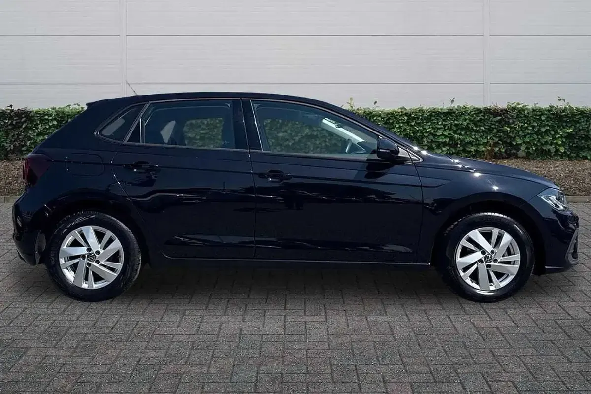 Used VW Polo Life 95 HP (69 kW) 2022 Black Hatchback