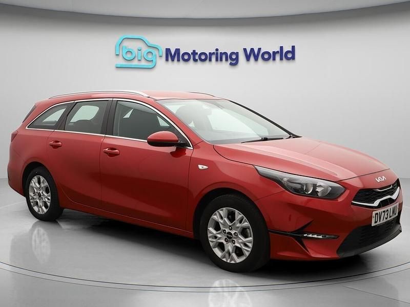 Red Used 2023 Kia Ceed 2 Estate | £15,500 (Fair price) - Image 1/4