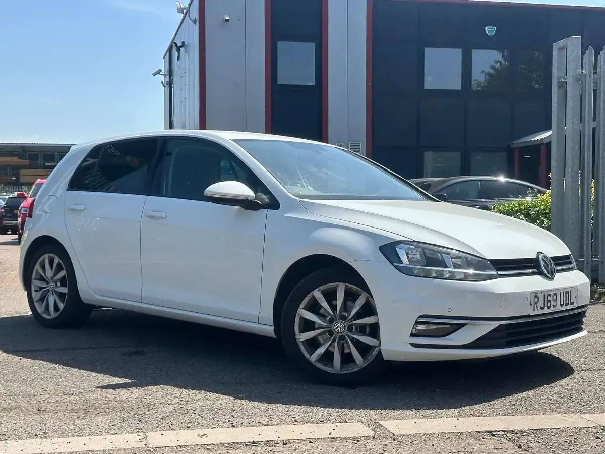 Used VW Golf VII GT 150 HP (110 kW) 2019 White Hatchback