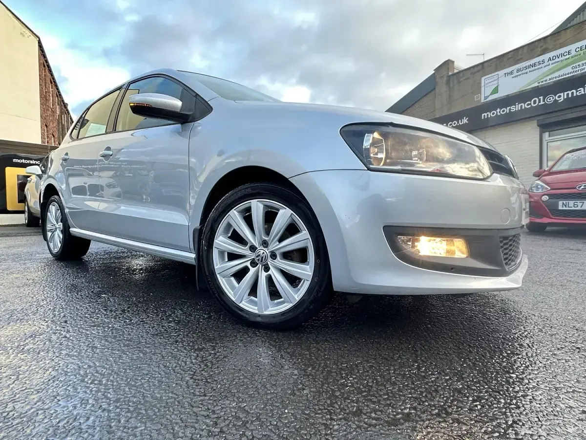 Used VW Polo SEL 2013 Silver Hatchback