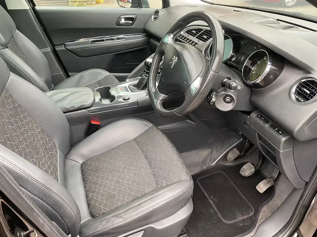Used Peugeot 3008 Allure 2016 Black Hatchback