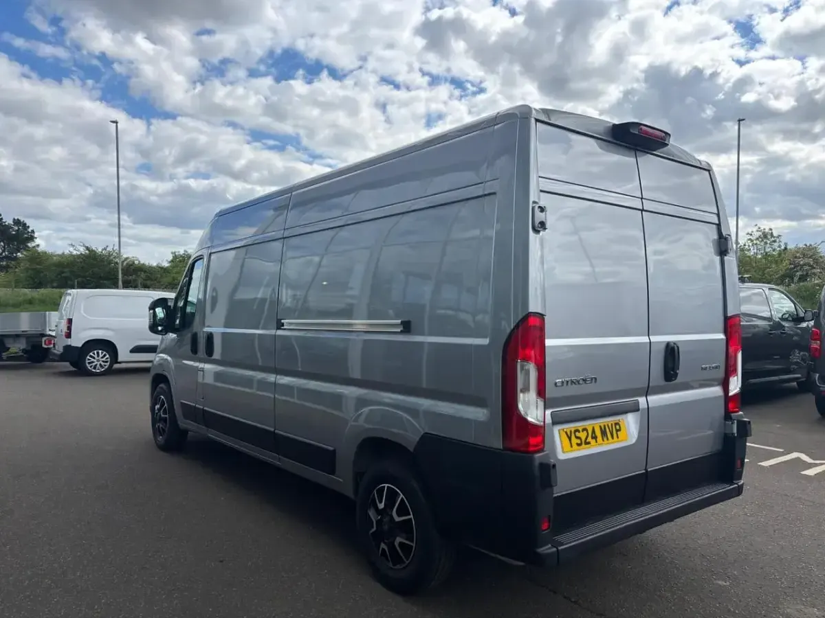 Used Citroën Relay 138 HP (101 kW) 2024 Grey Van