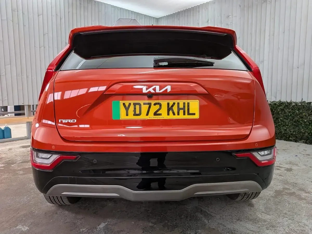 Used Kia e-Niro 150 kW (204 HP) 2022 Orange SUV