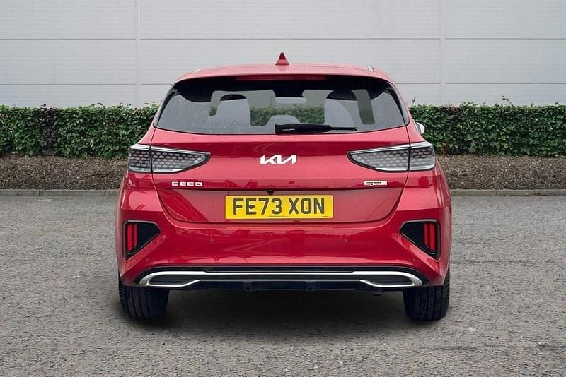 Usado Kia Ceed GT-Line 2024 Vermelho Citadino
