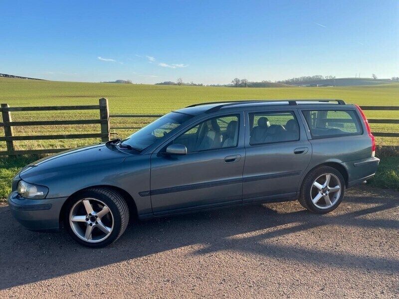 Used Volvo V70 SE 177 HP (130 kW) 2003 Green Estate