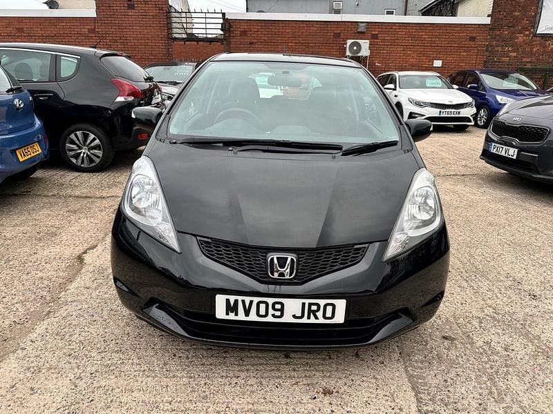 Begagnad Honda Jazz ES 100 HK (73 kW) 2009 Svart Halvkombi