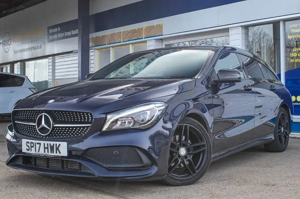 Used Mercedes CLA200 Shooting Brake AMG line 136 HP (100 kW) 2017 Blue Estate