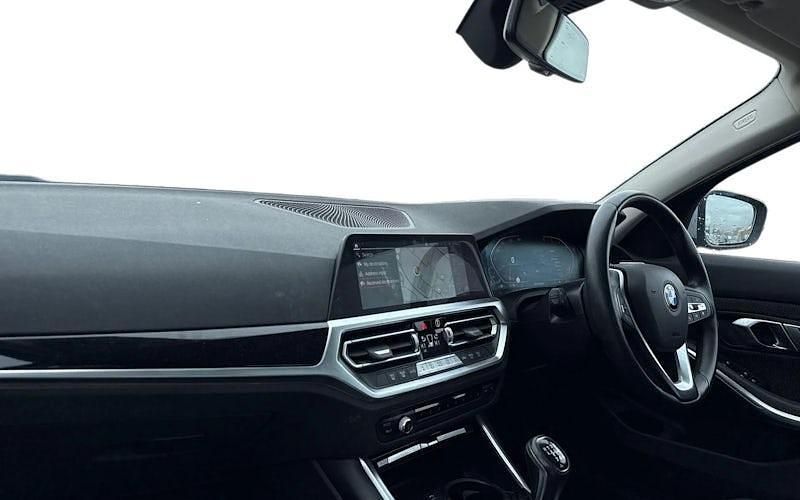 Used BMW 318 Comfort Edition 150 HP (110 kW) 2021 Silver Sedan