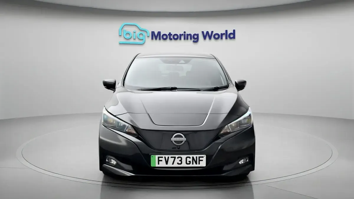 Używany Nissan Leaf Tekna 108 kW (148 KM) 2023 Czarny Hatchback