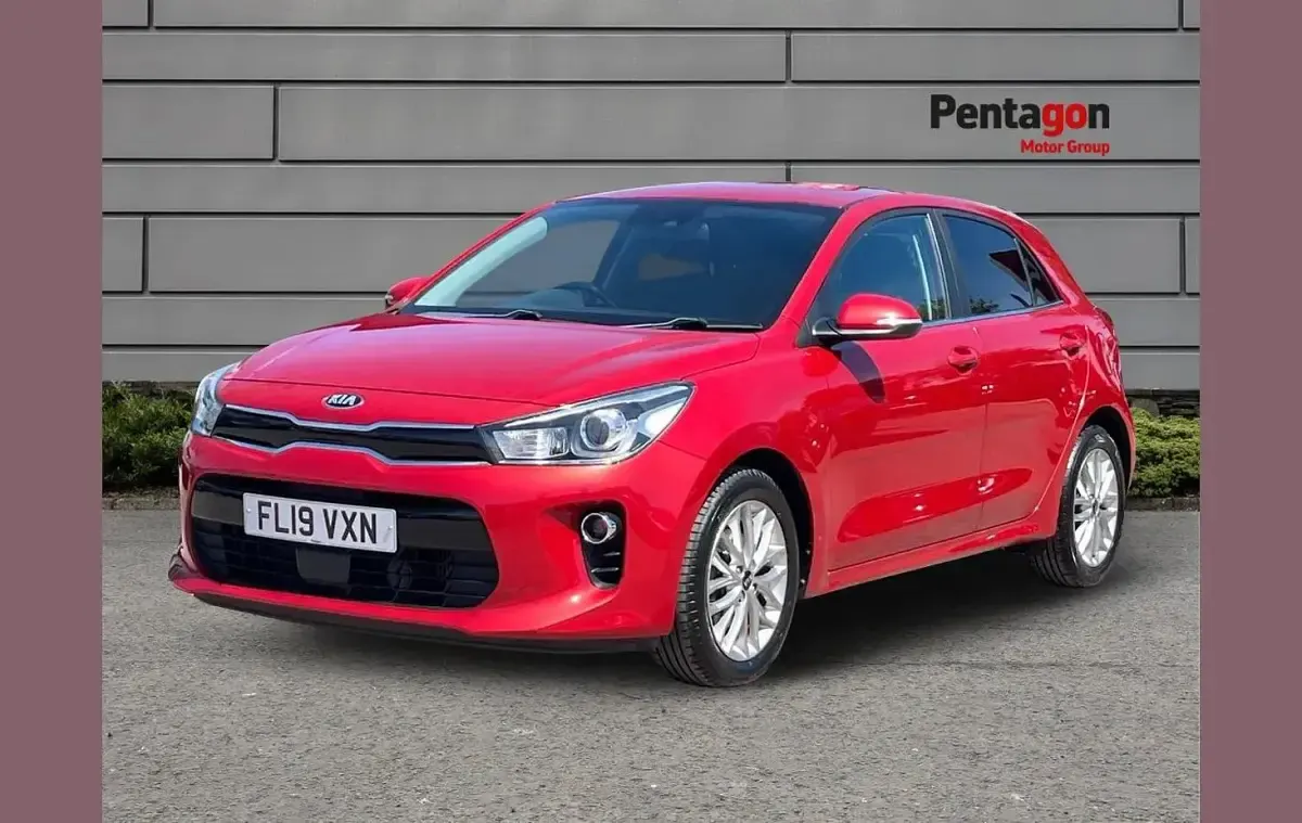 Used Kia Rio 99 HP (72 kW) 2019 Red Hatchback