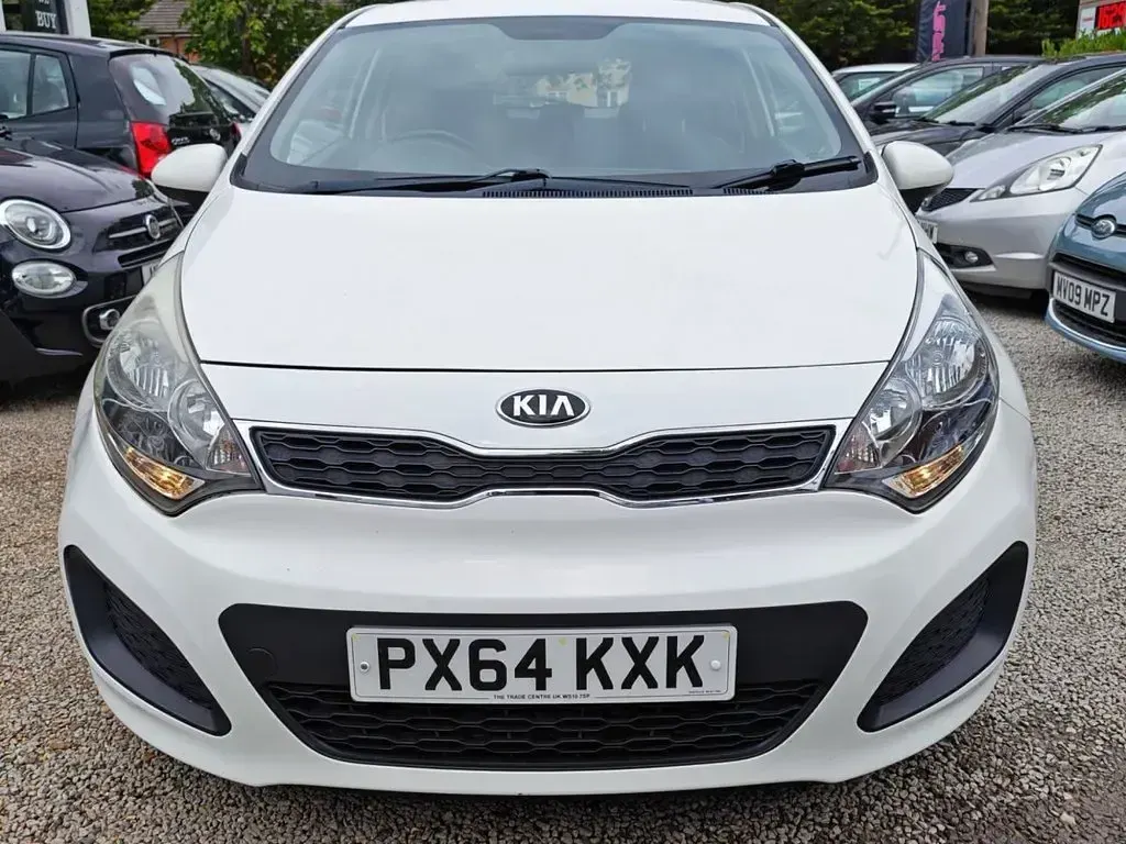 Used Kia Rio 84 HP (61 kW) 2014 White Hatchback