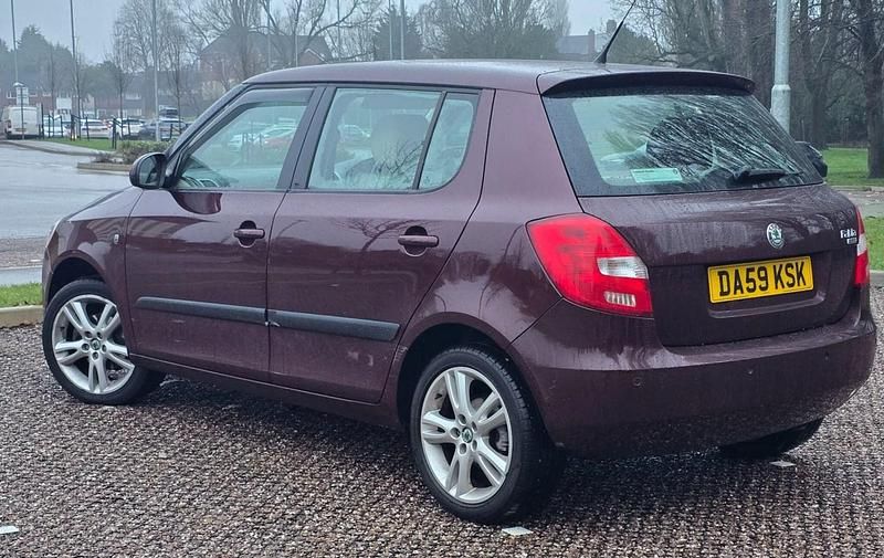 Used Skoda Fabia 2009 Maroon Hatchback