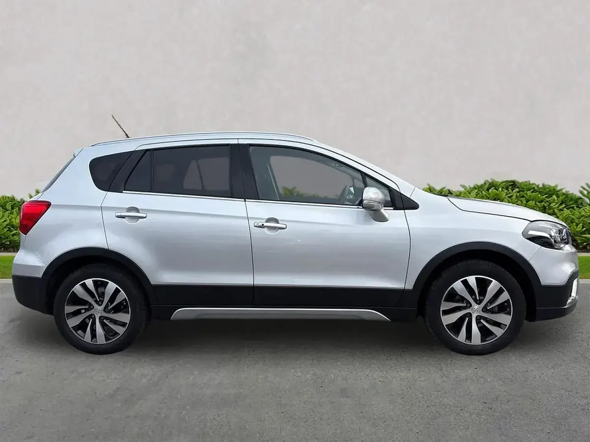 Used Suzuki SX4 SZ-T 111 HP (81 kW) 2018 Silver Hatchback