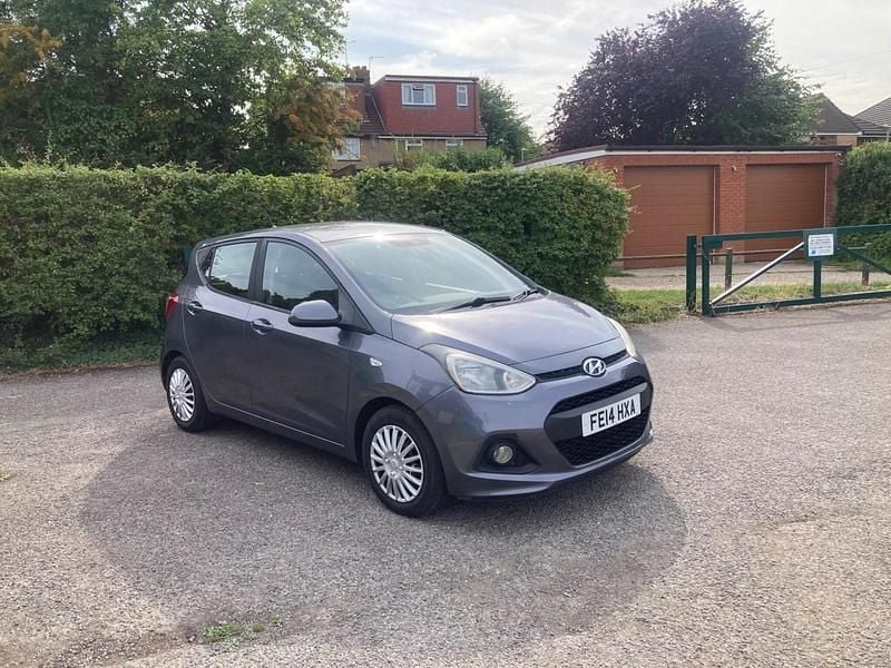 Grey Used 2014 Hyundai i10 SE Hatchback | £4,799 (Good price) - Image 1/4