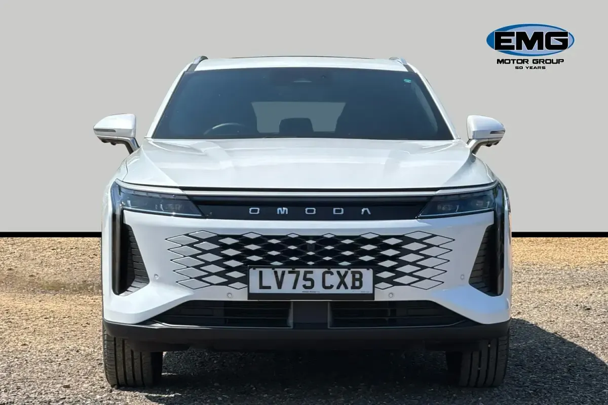 Used Omoda 9 63 HP (46 kW) 2025 White SUV