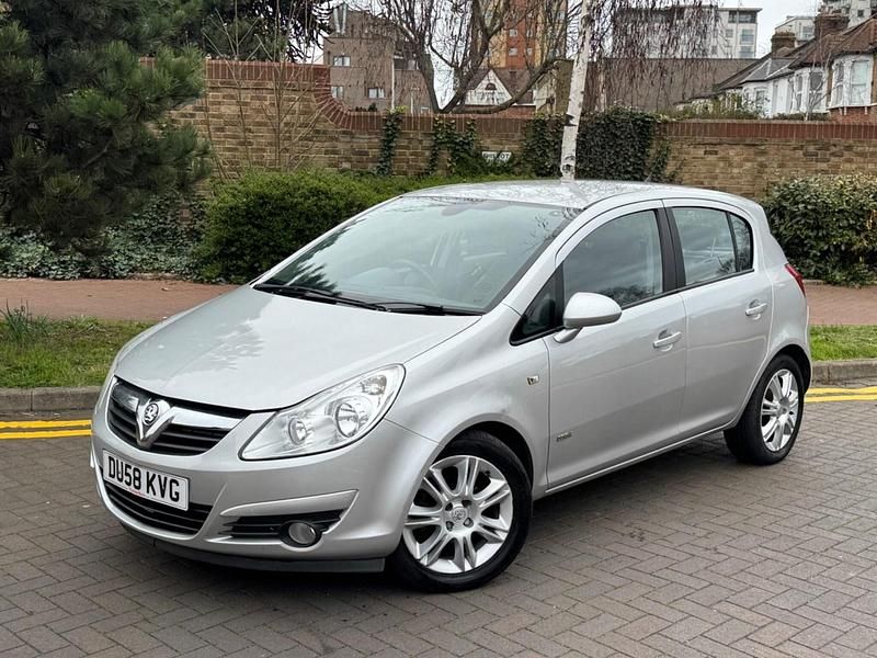 Used Vauxhall Corsa Design Edition 89 HP (65 kW) 2008 Silver Hatchback