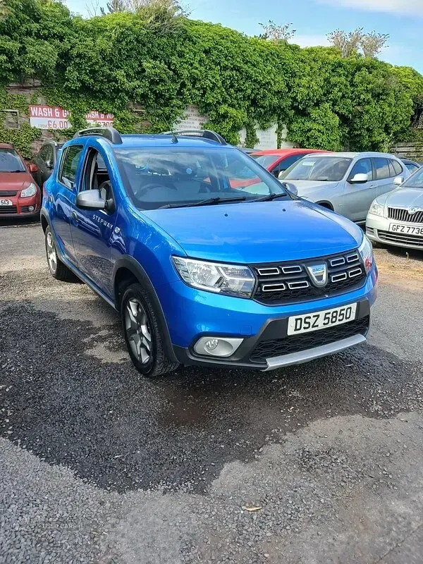 Used Dacia Sandero Essentiel 90 HP (66 kW) 2019 Blue Hatchback